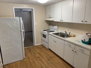1213 Mook St in Brandon, FL - Building Photo - Building Photo