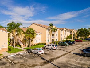 Royal Grand Condominiums in Davie, FL - Building Photo - Building Photo