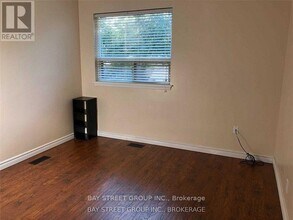 241 Taylor Mills Dr N in Richmond Hill, ON - Building Photo - Building Photo