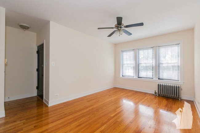 4537 N Leavitt St, Unit 3 in Chicago, IL - Building Photo - Building Photo