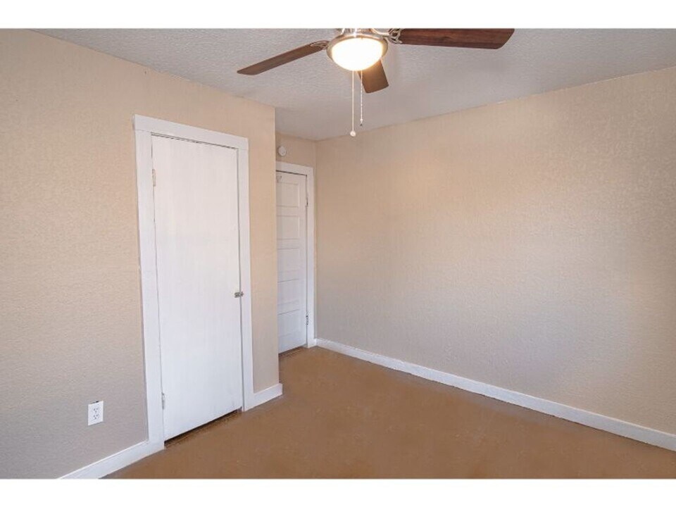 418 Rotary in San Antonio, TX - Building Photo