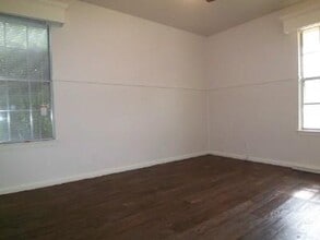 1809 Rogge Ln in Austin, TX - Building Photo - Building Photo