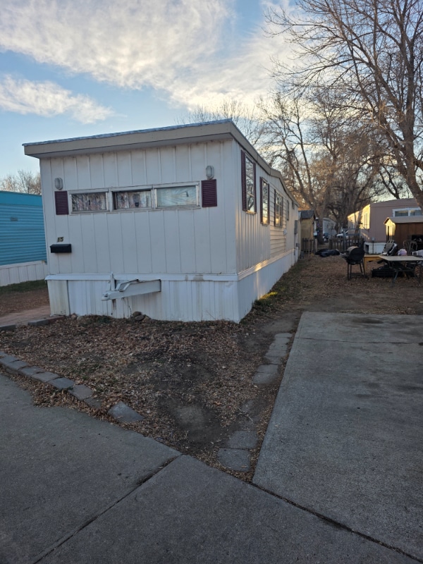 property at 10 8th Ave