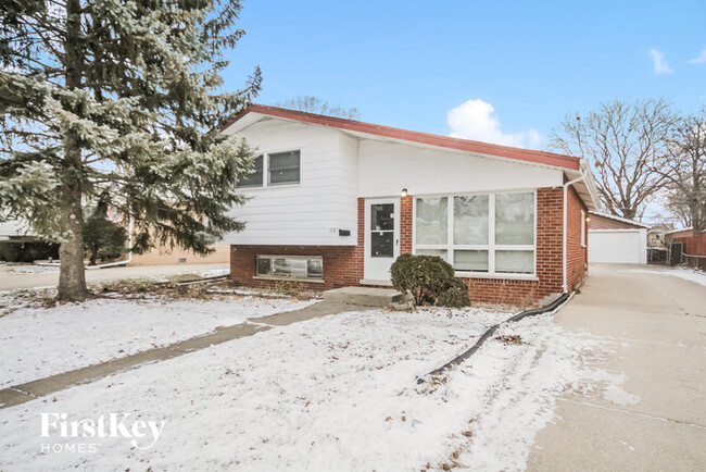 113 School St in Addison, IL - Foto de edificio - Building Photo