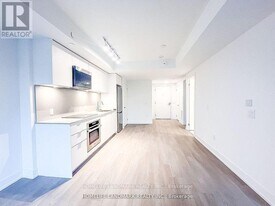 8 Cedarland Dr in Markham, ON - Building Photo