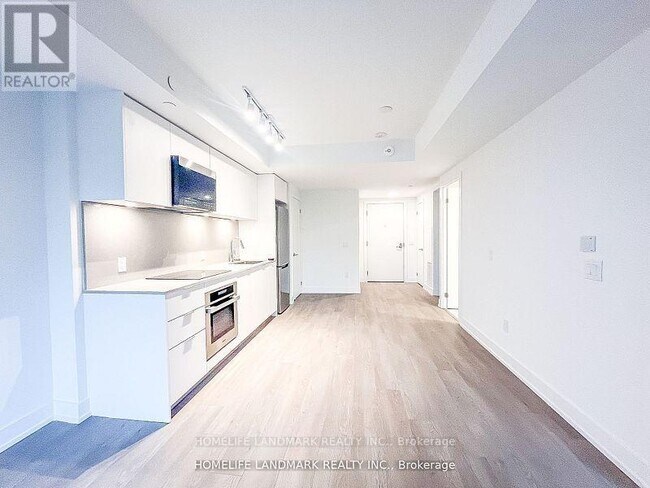 property at 8 Cedarland Dr