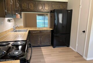 211 Covered Bridge Blvd in Englishtown, NJ - Building Photo - Building Photo