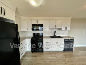 1143 Sunnyview Rd in West Kelowna, BC - Building Photo - Building Photo