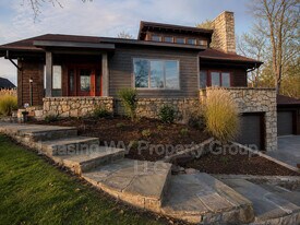 134 Woodbridge Dr in Charleston, WV - Building Photo