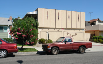 322 N Isabel St in Glendale, CA - Building Photo - Building Photo