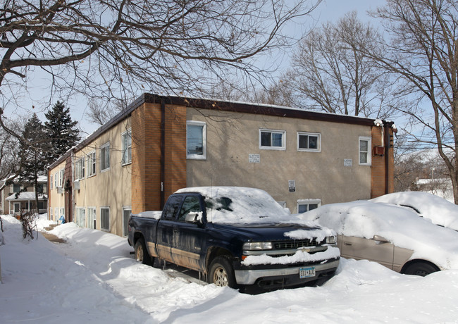 530 Knox Ave N in Minneapolis, MN - Foto de edificio - Building Photo