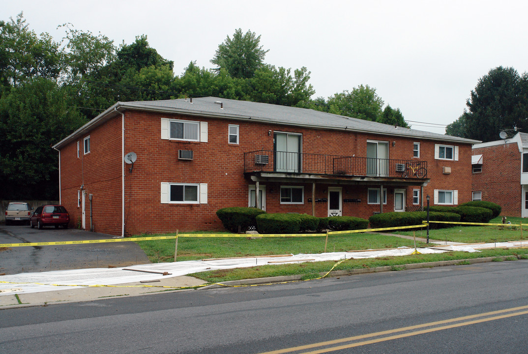 Dixon Garden Apartments in Allentown, PA - Building Photo