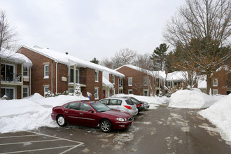 Canton Village in Canton, MA - Foto de edificio - Building Photo