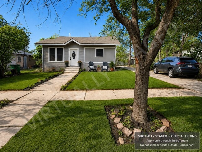 property at 1623 W Ashby Pl