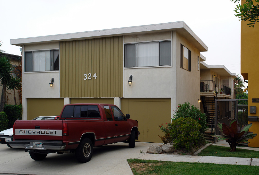 324 Concord St in El Segundo, CA - Building Photo