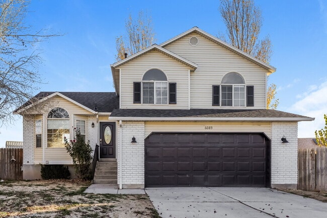 property at 6089 Van Gogh Cir