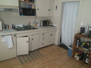 1229 N Capitol Ave, Unit #2 in Lansing, MI - Building Photo - Building Photo