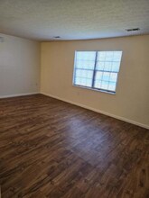 27 Scioto Dr in Heath, OH - Foto de edificio - Building Photo