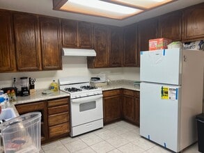 2260 E Avenue Q4, Unit 70 in Palmdale, CA - Building Photo - Building Photo