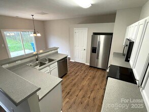 2039 Moss Creek Dr in Harrisburg, NC - Building Photo - Building Photo