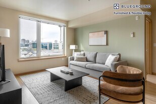 708 6th Ave N in Seattle, WA - Building Photo