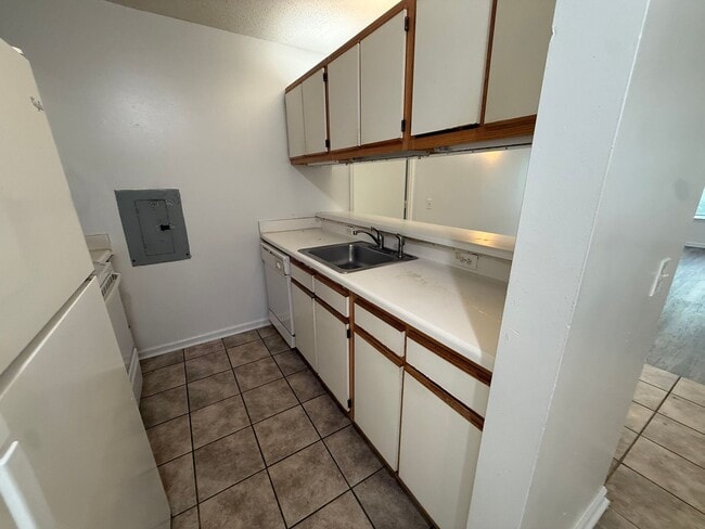 property at 1521 Graduate Ln