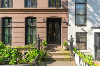 306 E 18th St in New York, NY - Building Photo - Building Photo