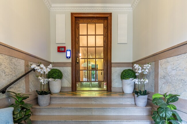 224 Purchase Street in Rye, NY - Building Photo - Interior Photo