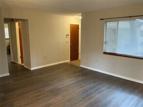 2067 Red Cedar Ln in Clearwater, FL - Building Photo - Building Photo