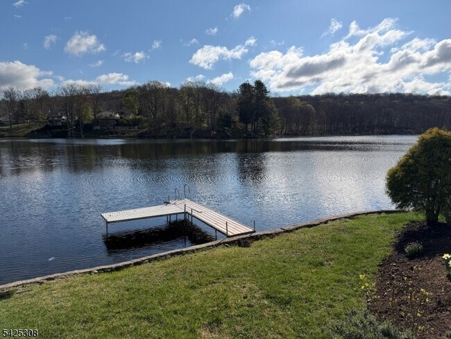 13 N Orchard Terrace in Sparta, NJ - Building Photo - Building Photo