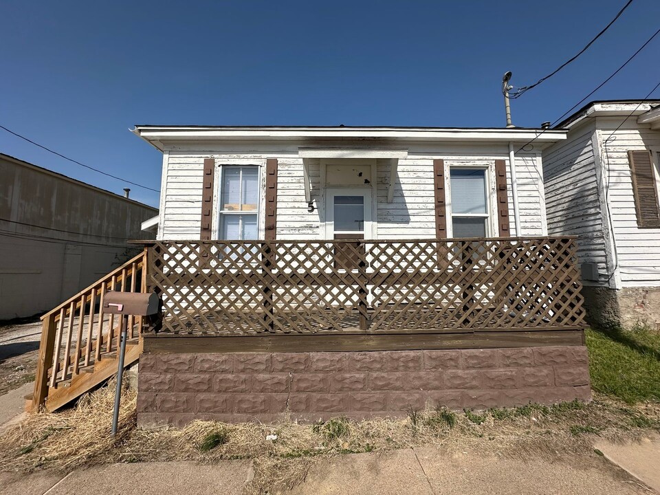 5 Grace St in Council Bluffs, IA - Foto de edificio
