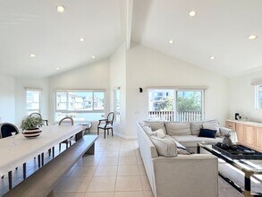 3953 Sunset Ln in Oxnard, CA - Building Photo - Building Photo