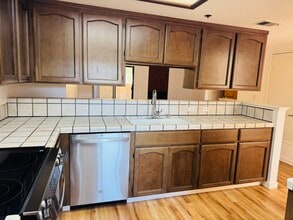 20709 Celeste Cir, Unit 1BR1BA Condo in Cupertino, CA - Foto de edificio - Building Photo