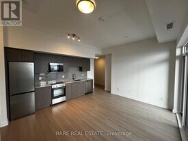 25 Wellington St S in Kitchener, ON - Building Photo