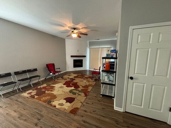826 Oakbrook Pl in Manhattan, KS - Building Photo - Building Photo