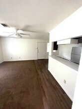 109 Smith Ln in San Marcos, TX - Foto de edificio - Building Photo