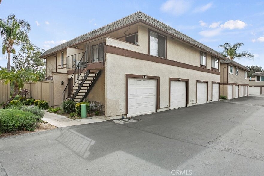 26408 Via Roble, Unit 8 in Mission Viejo, CA - Building Photo