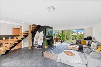 16353 Wimbledon Ln in Huntington Beach, CA - Building Photo - Building Photo