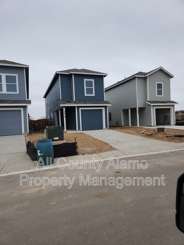 6616 Dali Bnd in San Antonio, TX - Building Photo - Building Photo