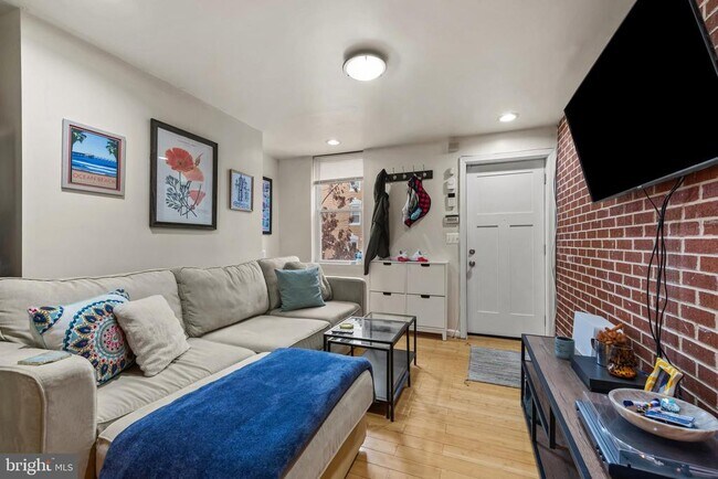 1807 E Lombard St in Baltimore, MD - Building Photo - Building Photo