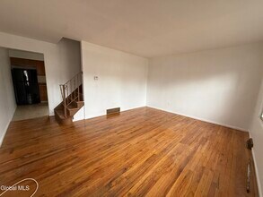 5 Dowling Rd in Albany, NY - Building Photo - Building Photo