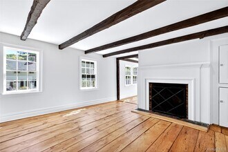 94 Main St in Roslyn, NY - Building Photo - Building Photo
