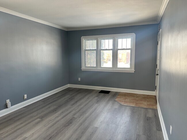 563 McCannan Ave in Peterborough, ON - Building Photo - Building Photo