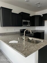 14937 Pebble Hills Blvd in El Paso, TX - Foto de edificio - Building Photo