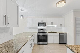 4741 Holly Lake Dr in Greenacres, FL - Building Photo - Building Photo
