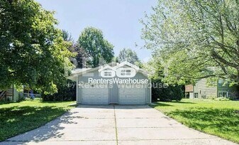 422 Arion St E in West St. Paul, MN - Building Photo