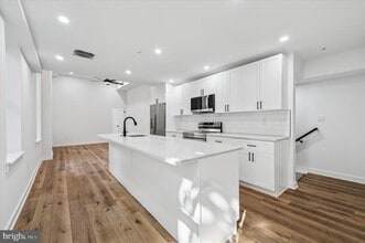 3408 Race St in Philadelphia, PA - Foto de edificio - Building Photo