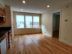 378 Harvard St, Unit 3 in Cambridge, MA - Building Photo - Building Photo