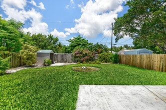 830 SE 3rd Ave in Delray Beach, FL - Building Photo - Building Photo