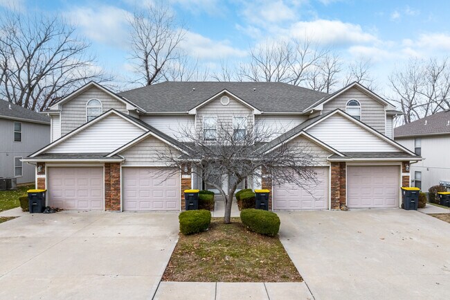 Arbor Mist Townhomes LLC in Kansas City, MO - Foto de edificio - Building Photo